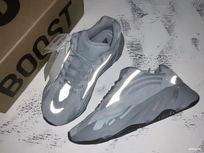 Blue Hospital FV8424 v2 Adidas Yeezy 700 Boost 0422